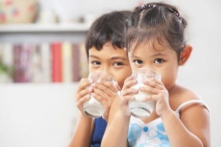 Children shorter if they drink non-cow's milk, study suggests